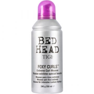 Spuma Tigi Bed Head Styling Foxy Curl Mousse pentru par ondulat 250ml